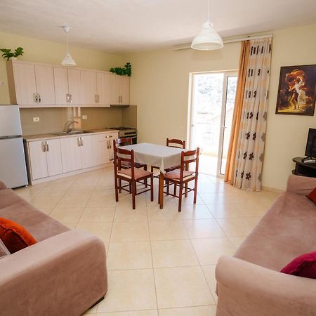 Sarah'S Apartments - 5 Min Walk To Beaches & Boulevard - Big Balcony! Sarande Exterior photo