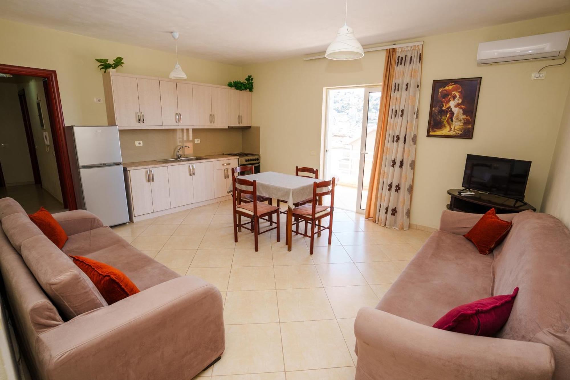 Sarah'S Apartments - 5 Min Walk To Beaches & Boulevard - Big Balcony! Sarande Exterior photo