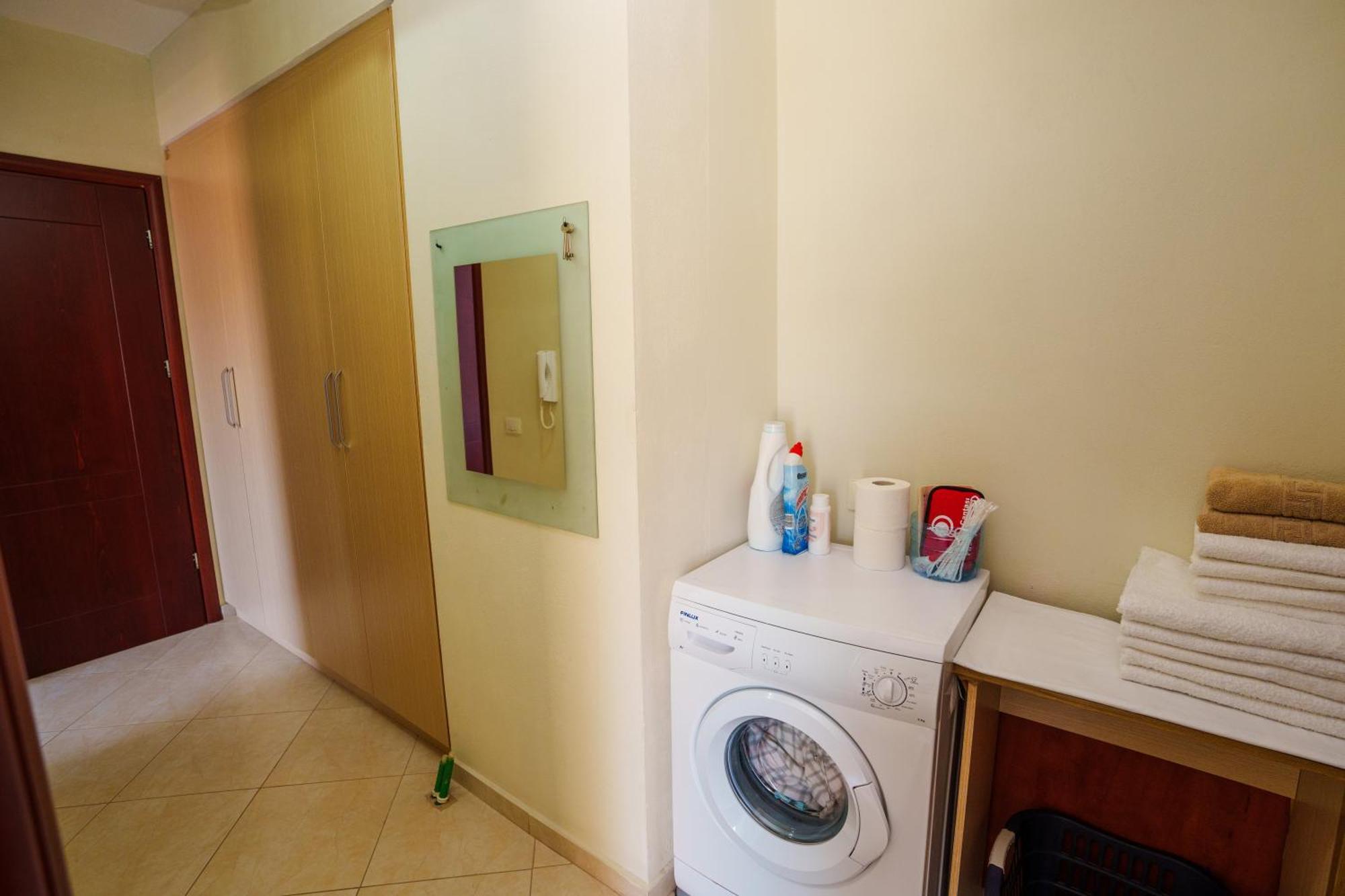 Sarah'S Apartments - 5 Min Walk To Beaches & Boulevard - Big Balcony! Sarande Exterior photo